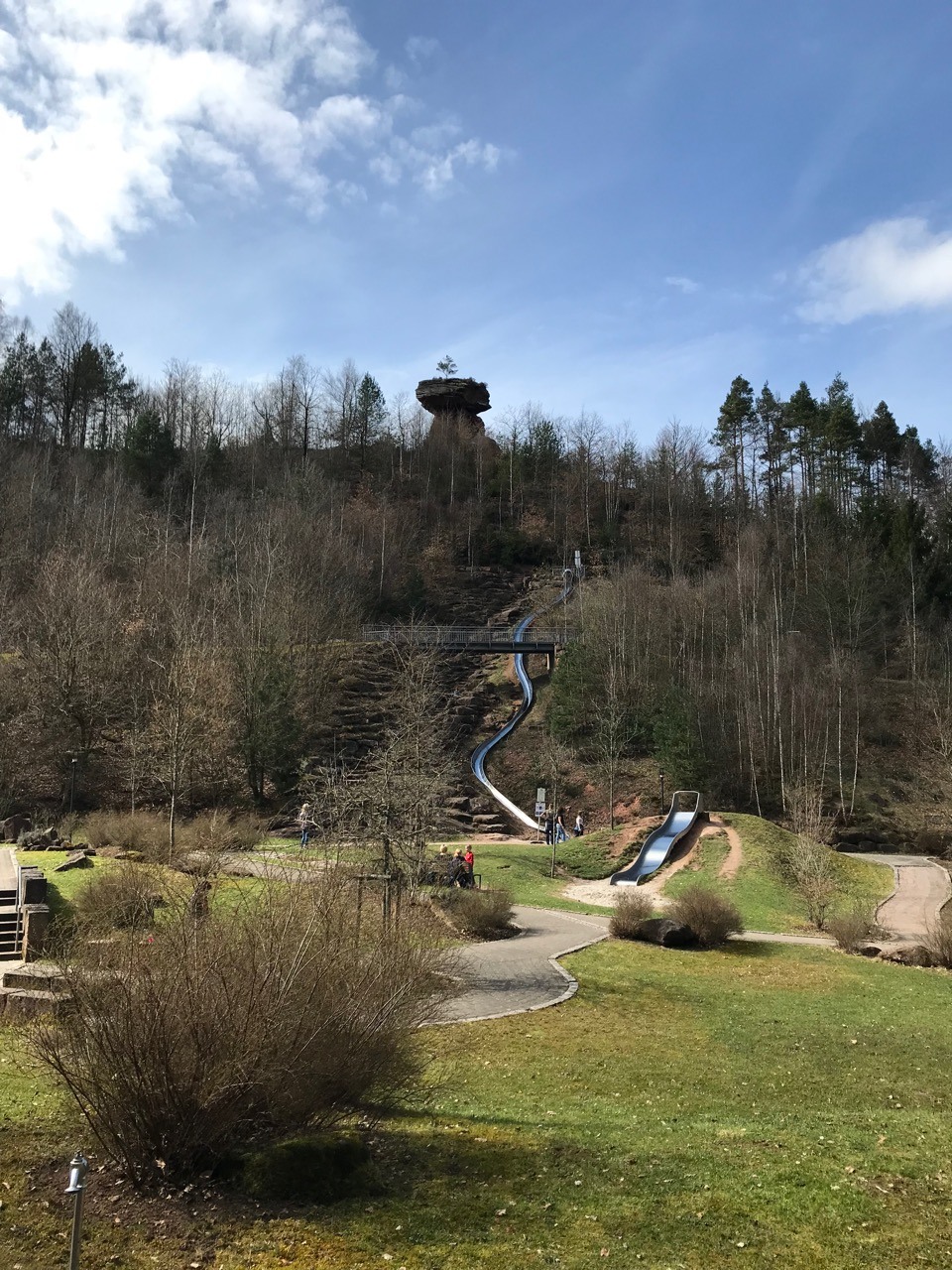 Blick auf den Teufelstisch vom Tal aus.